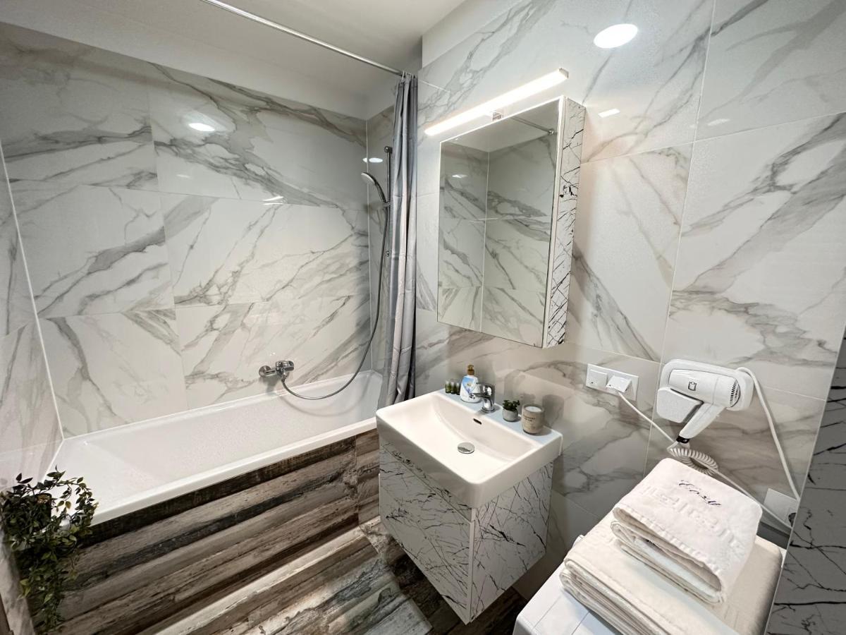 Deluxe Cozy Apartments - Coresi Mall #Brassó Kültér fotó
