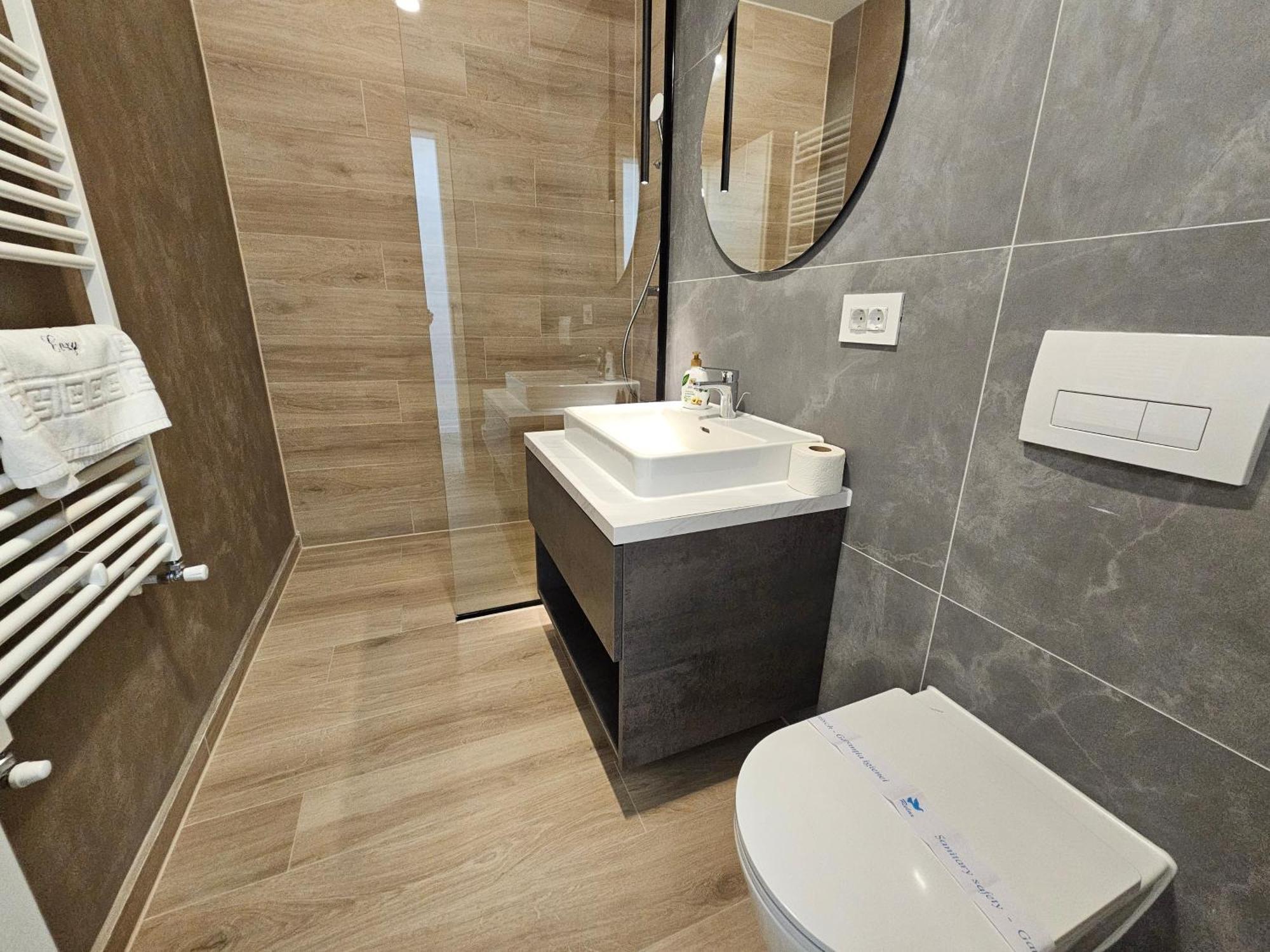 Deluxe Cozy Apartments - Coresi Mall #Brassó Kültér fotó