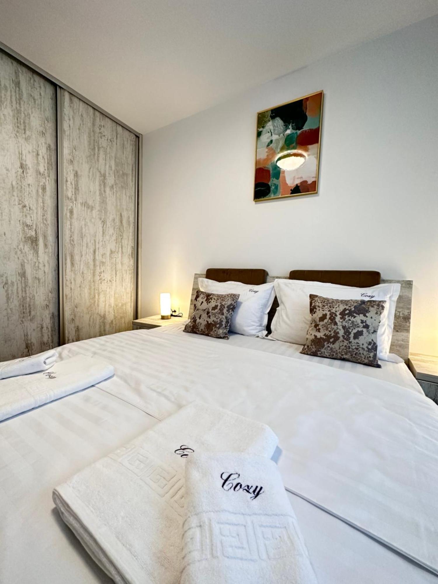 Deluxe Cozy Apartments - Coresi Mall #Brassó Kültér fotó
